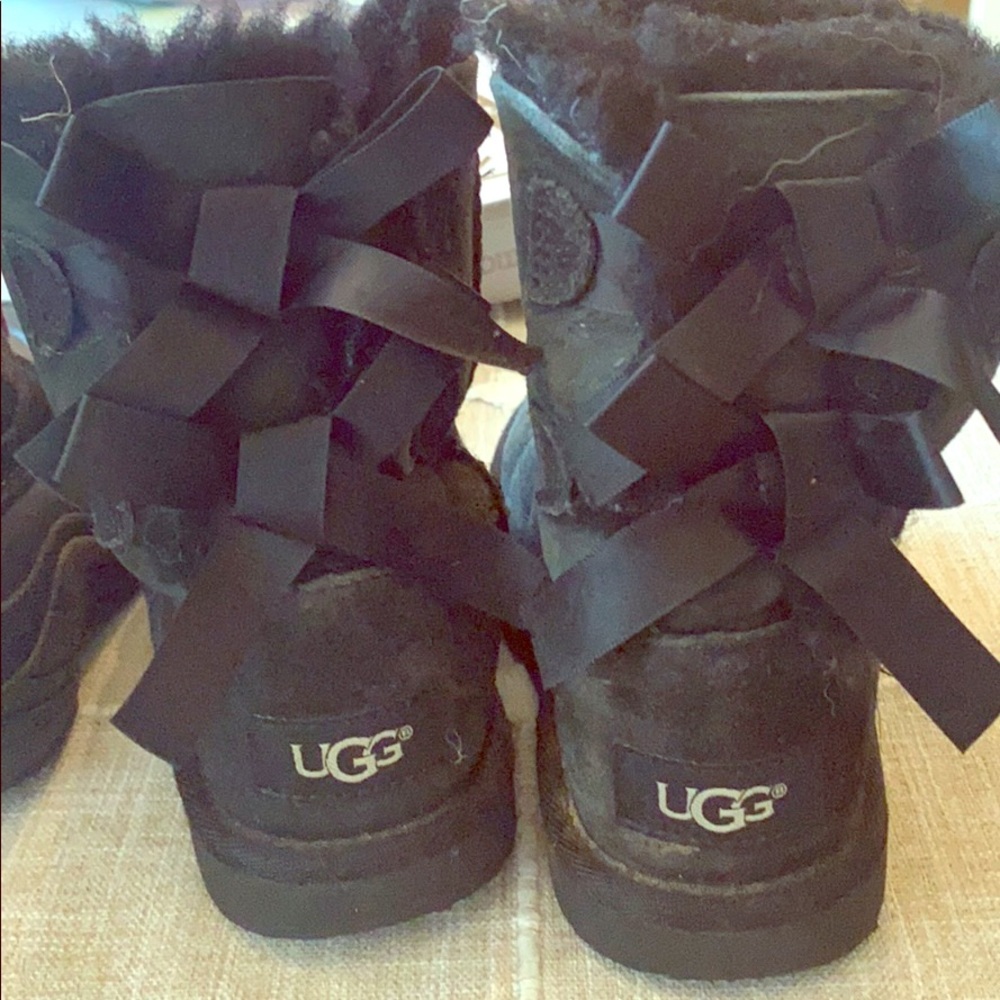 UGG ribbon black boots!